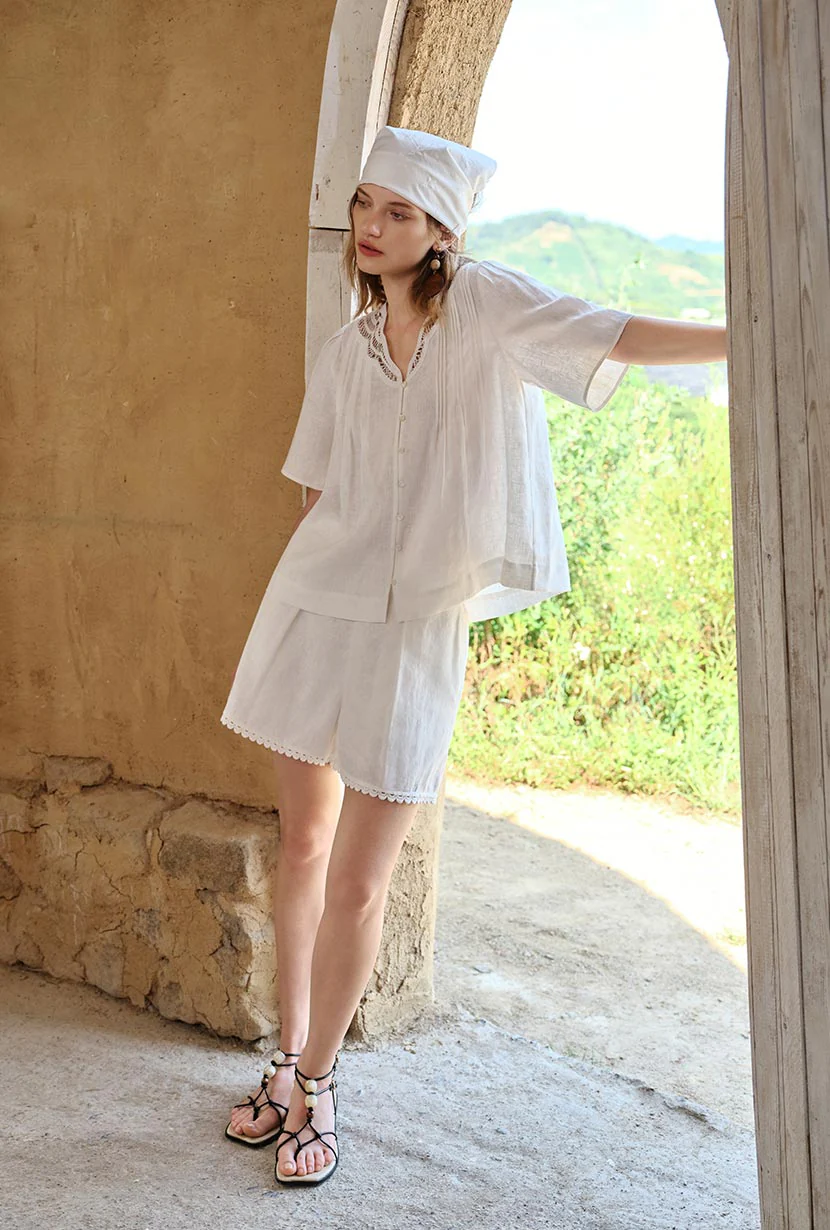 Elodie Embroidered Linen Shorts - White - Image 10